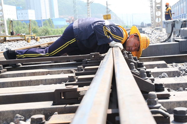 1658997736237976.jpg 線路工作業.JPG