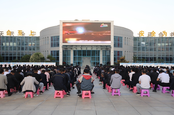 1688110460803716.jpg 觀看主題教育片_副本.jpg