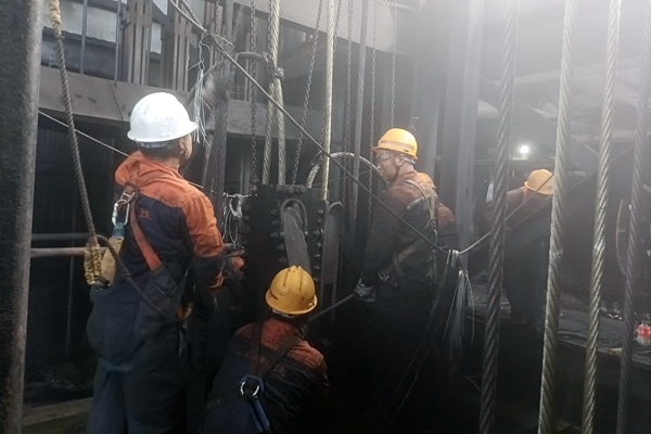 首繩更換工作 (3)_副本.jpg