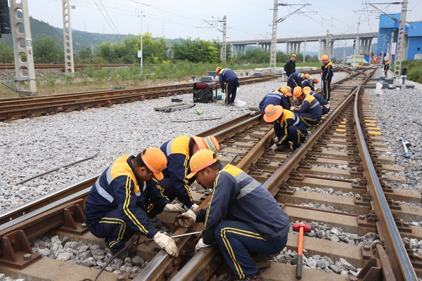 更換鋼軌_副本.jpg