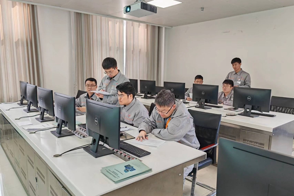 1703128187132824.jpg 外訓(xùn)照片_副本.jpg