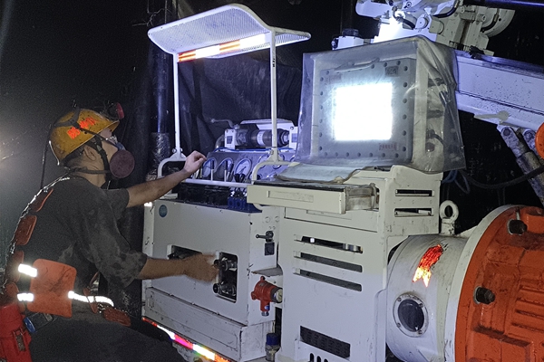 1703229287435194.jpg 2 應(yīng)用“以壓代爆”技術(shù)_副本.jpg