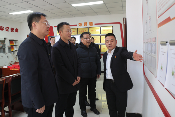 1704022939259465.jpg 1.參觀瓦斯抽采隊黨支部.jpg