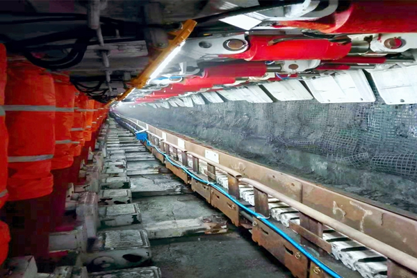 1707009128779753.jpg 彬長礦業五對礦井實現智能化開采全覆蓋.jpg