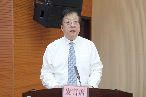 1711969918197458.jpg 白總作報告2_副本.jpg