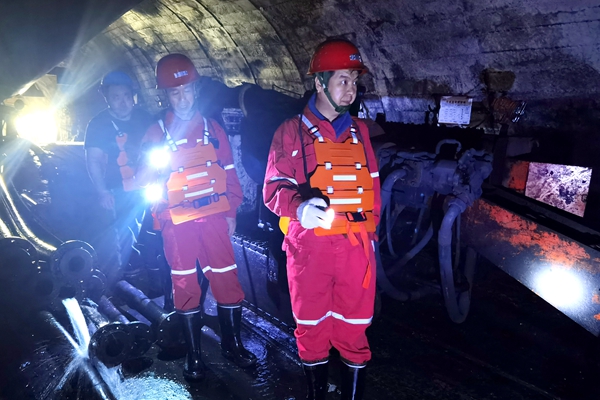 1714465048166617.jpg 白書記.jpg