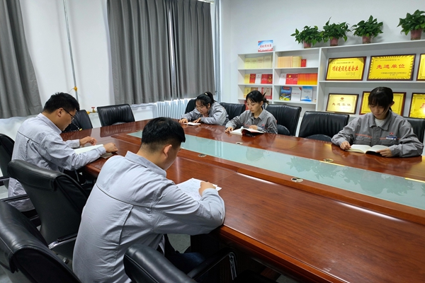 1716194299687473.jpg 職工們讀書_副本.jpg