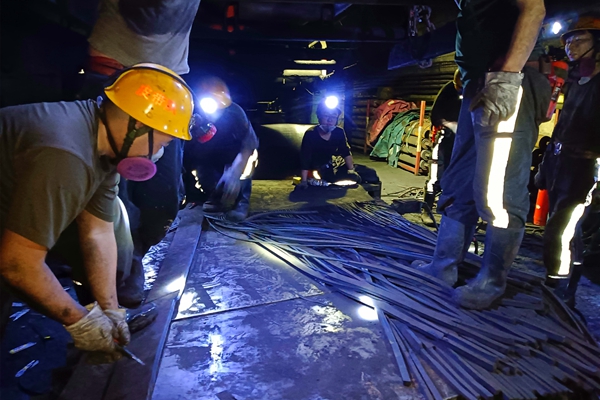 3 皮帶硫化_副本.jpg