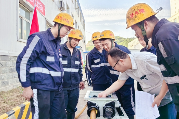 1720510858383268.jpg 2 比武_副本.jpg