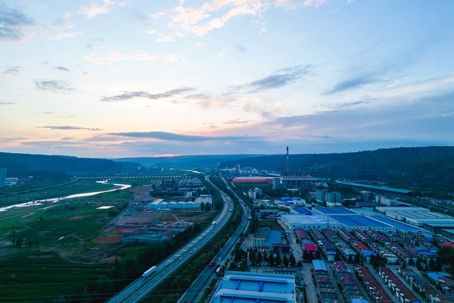 城外的工廠與村莊