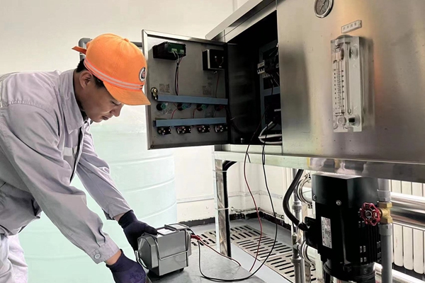 1723772004599231.jpg 設備維修_副本.jpg