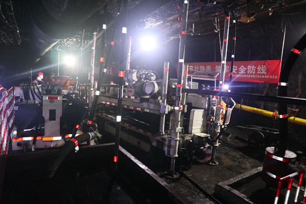 1727689277215457.jpg 千米定向鉆孔施工_副本.jpg