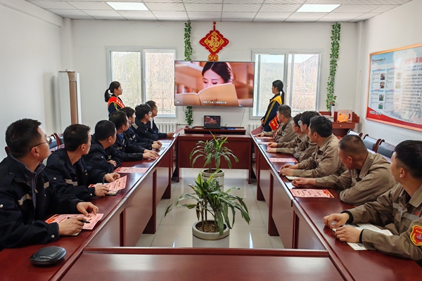 1745744840108364.jpg 女工宣貫安全知識(shí)_副本.jpg