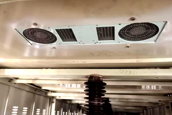 1746000850898170.jpg 配電柜內(nèi)部出風(fēng)口_副本.jpg