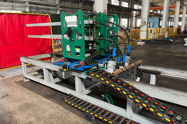 1750238695208159.png 第二代中部槽自動焊機_副本.png