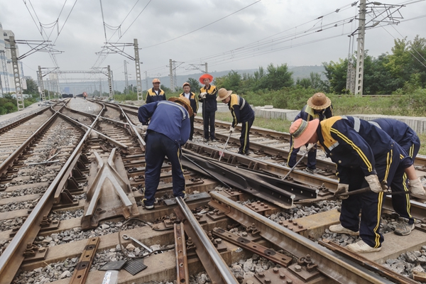 1757755115681511.jpg 更換岔心_副本.jpg