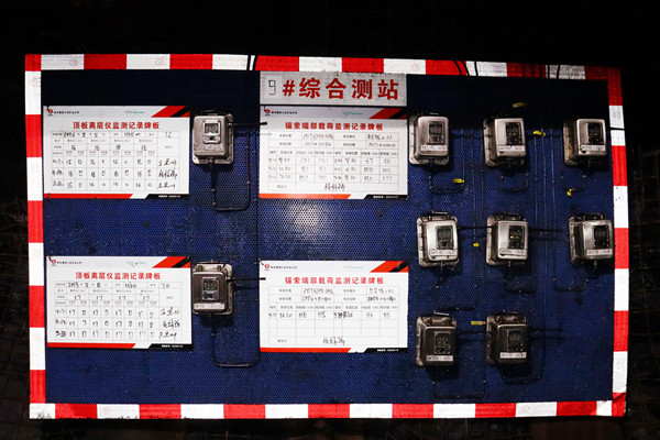 1758944291165611.jpg 33.jpg